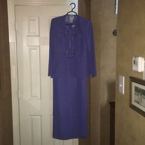 Beautiful dress worn once to my son’s wedding